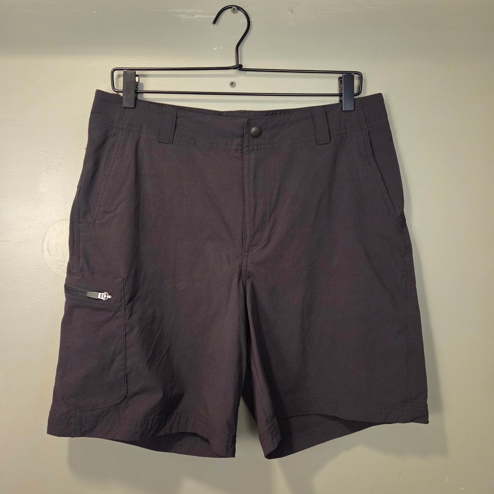 L.L.‎ Bean Women's Active Cargo Shorts Size M Black 7.5" Inseam Bermuda Utility